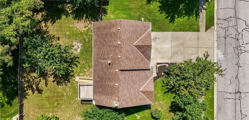1502 hardwick Drive, Liberty, MO 64068
