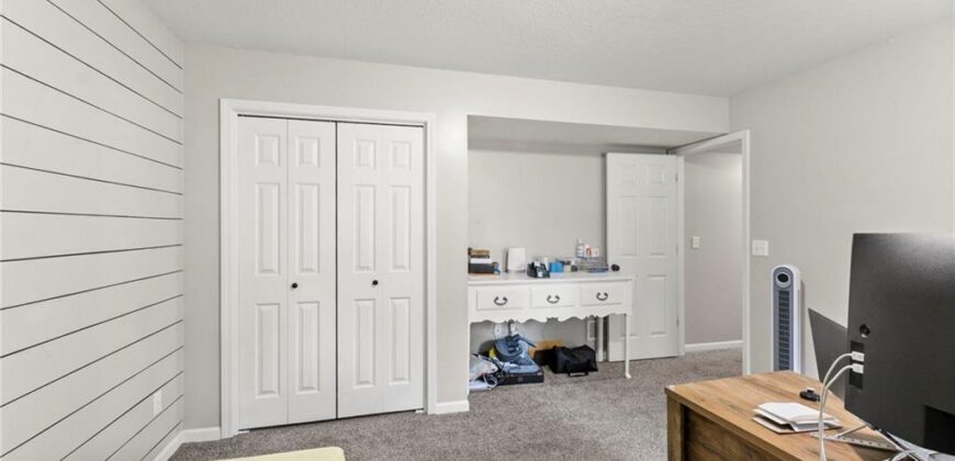 7433 N Smalley Avenue, Kansas City, MO 64158
