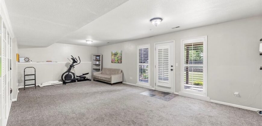 7433 N Smalley Avenue, Kansas City, MO 64158