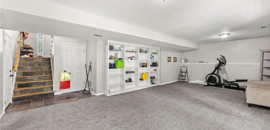 7433 N Smalley Avenue, Kansas City, MO 64158