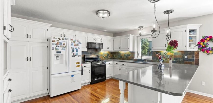 7433 N Smalley Avenue, Kansas City, MO 64158