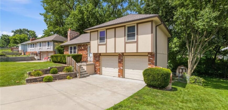 8008 N Garfield Avenue, Kansas City, MO 64118