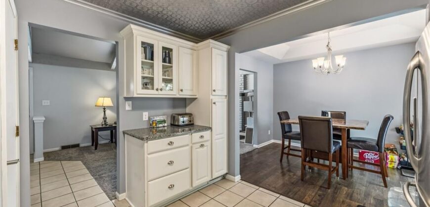8008 N Garfield Avenue, Kansas City, MO 64118