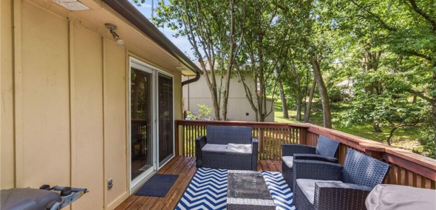 8008 N Garfield Avenue, Kansas City, MO 64118