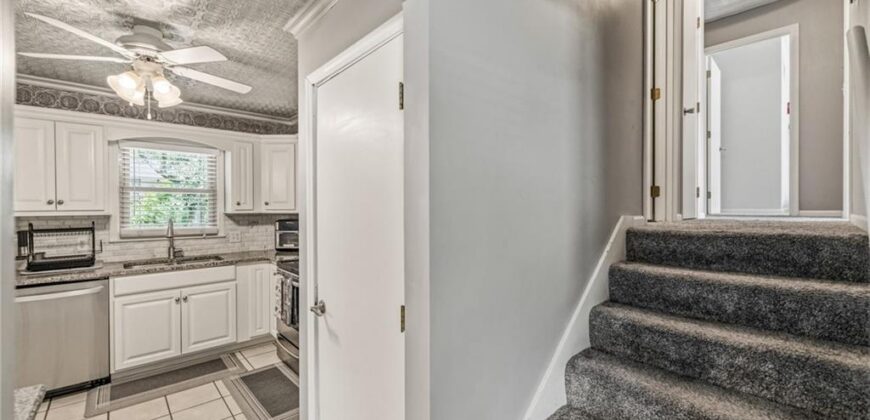 8008 N Garfield Avenue, Kansas City, MO 64118