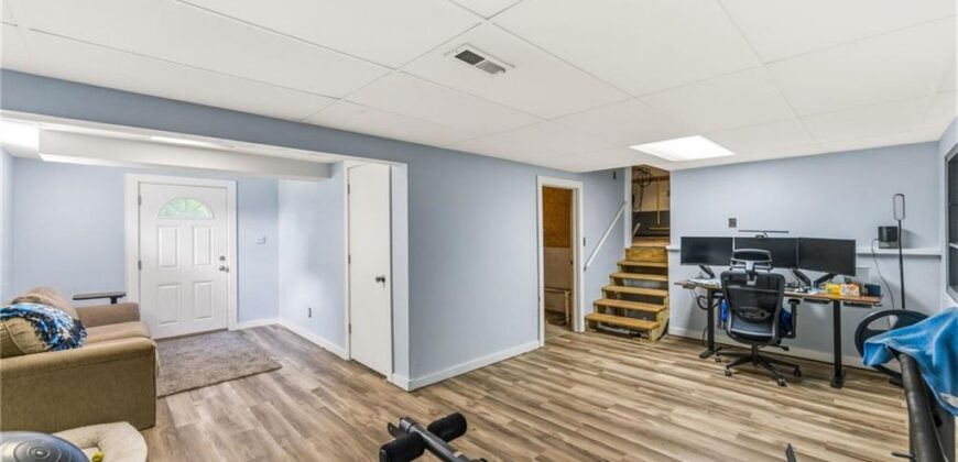 8008 N Garfield Avenue, Kansas City, MO 64118