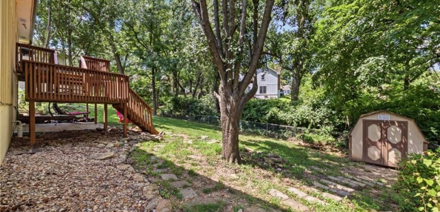 8008 N Garfield Avenue, Kansas City, MO 64118