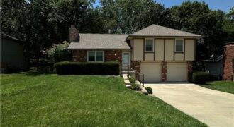 8008 N Garfield Avenue, Kansas City, MO 64118