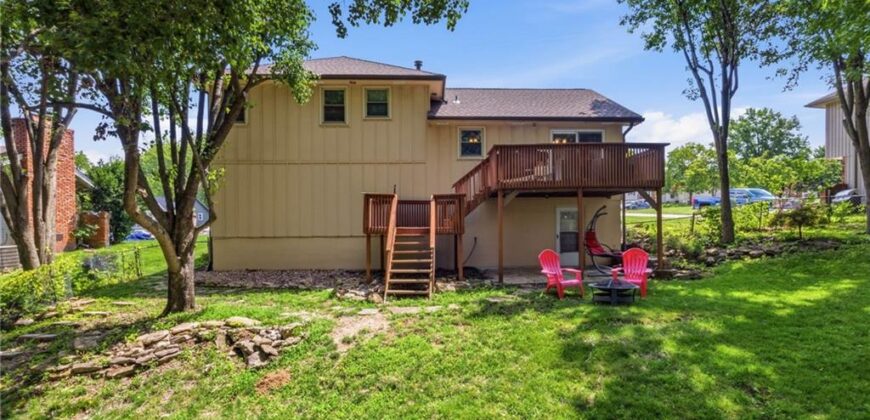 8008 N Garfield Avenue, Kansas City, MO 64118
