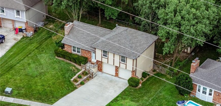 8008 N Garfield Avenue, Kansas City, MO 64118
