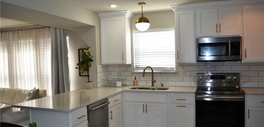 20 NW 95th Place, Kansas City, MO 64155