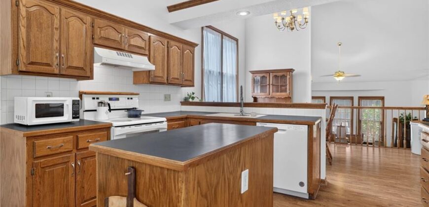 7347 N Shannon Avenue, Kansas City, MO 64152