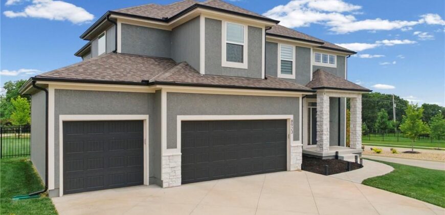 8923 N Poplar Avenue, Kansas City, MO 64156