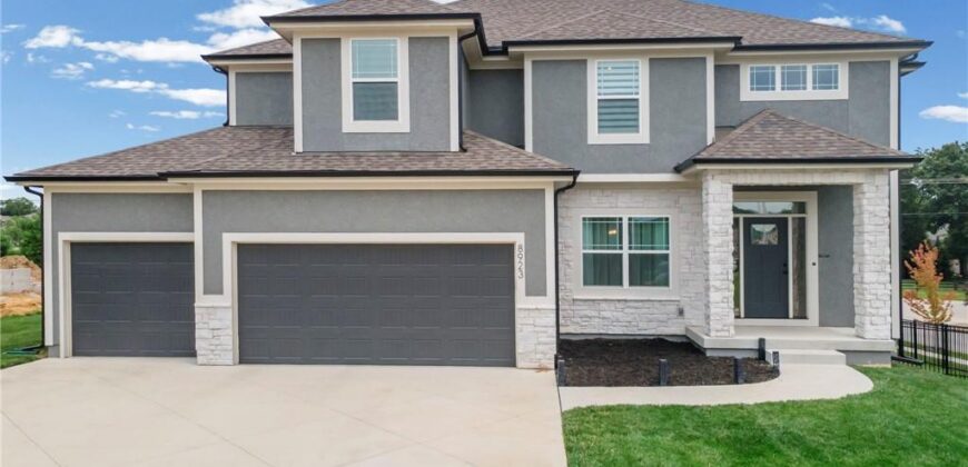 8923 N Poplar Avenue, Kansas City, MO 64156