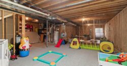8923 N Poplar Avenue, Kansas City, MO 64156