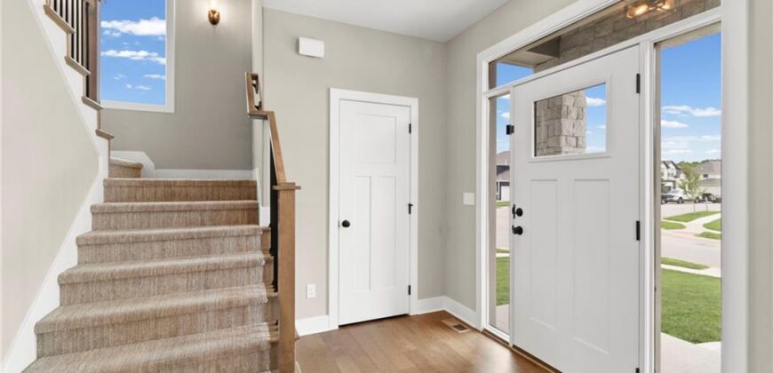 8923 N Poplar Avenue, Kansas City, MO 64156