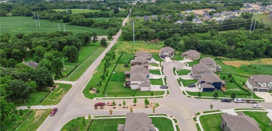8923 N Poplar Avenue, Kansas City, MO 64156
