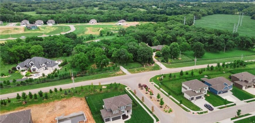 8923 N Poplar Avenue, Kansas City, MO 64156