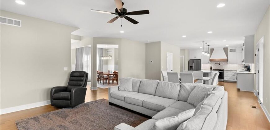 8923 N Poplar Avenue, Kansas City, MO 64156