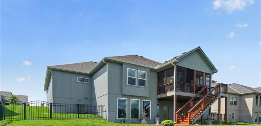 8126 NW 90th Terrace, Kansas City, MO 64153
