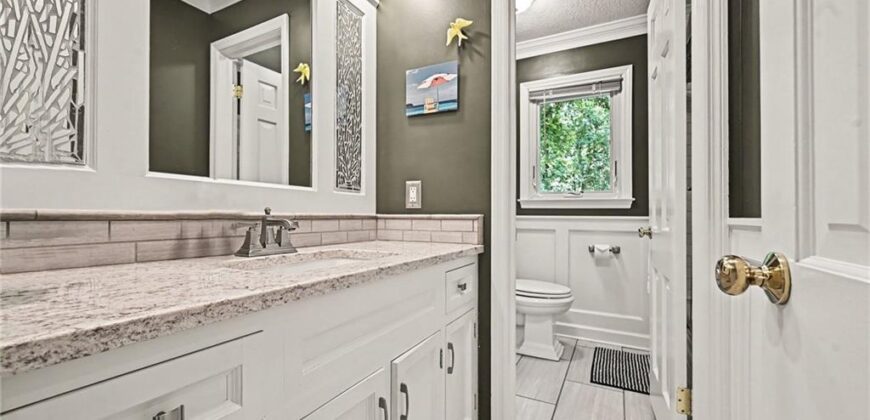 4126 NW Claymont Drive, Kansas City, MO 64116