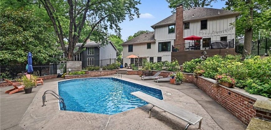 4126 NW Claymont Drive, Kansas City, MO 64116