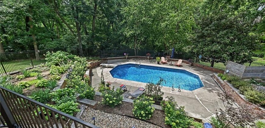 4126 NW Claymont Drive, Kansas City, MO 64116