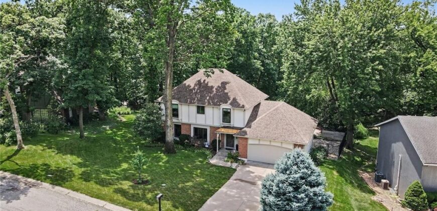 4126 NW Claymont Drive, Kansas City, MO 64116