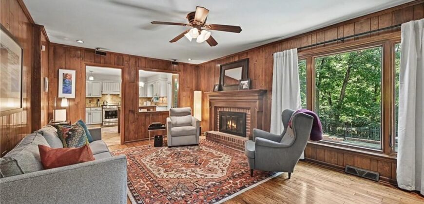 4126 NW Claymont Drive, Kansas City, MO 64116