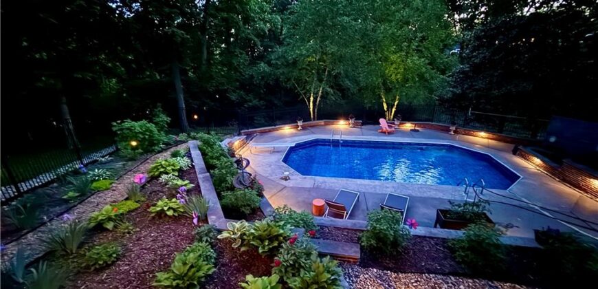 4126 NW Claymont Drive, Kansas City, MO 64116