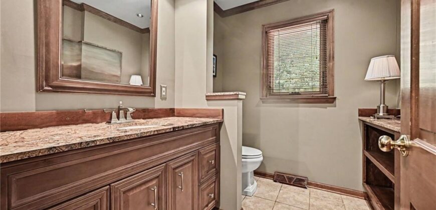 4126 NW Claymont Drive, Kansas City, MO 64116