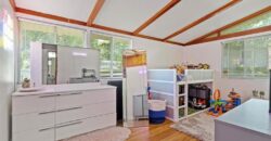 1907 NE 57th Street, Gladstone, MO 64118