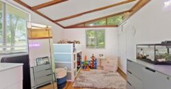 1907 NE 57th Street, Gladstone, MO 64118