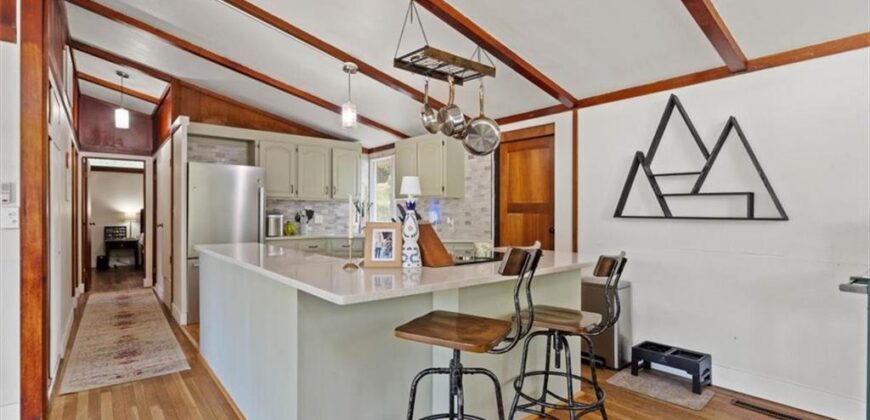 1907 NE 57th Street, Gladstone, MO 64118