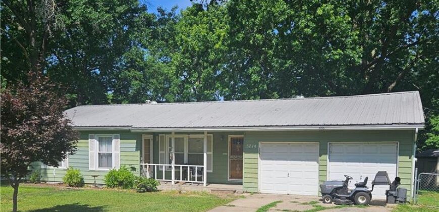 5714 N Tracy Avenue, Gladstone, MO 64118