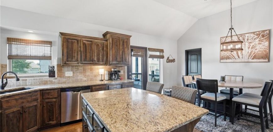 10802 N Oakland Avenue, Kansas City, MO 64157