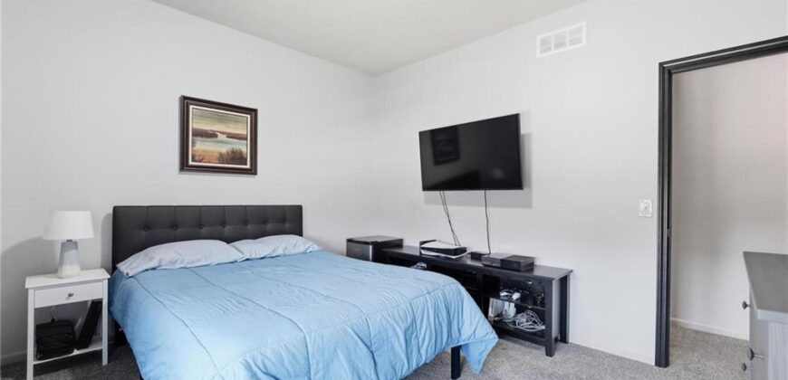 10802 N Oakland Avenue, Kansas City, MO 64157