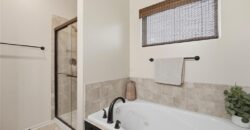 10802 N Oakland Avenue, Kansas City, MO 64157
