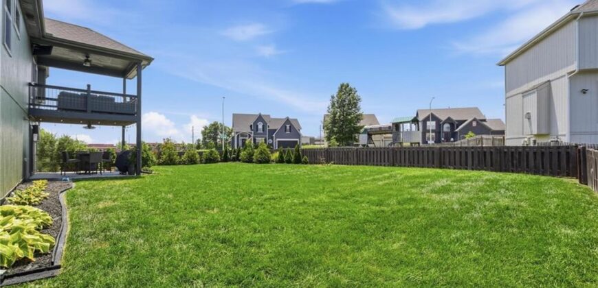 10802 N Oakland Avenue, Kansas City, MO 64157