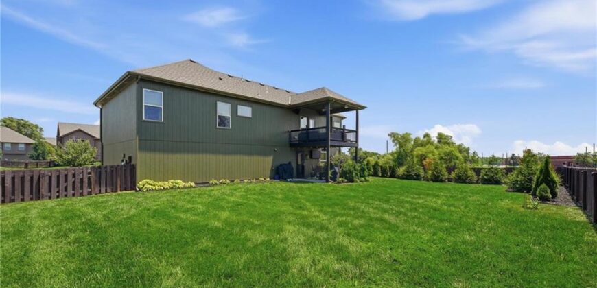 10802 N Oakland Avenue, Kansas City, MO 64157