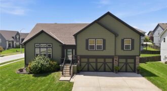 10802 N Oakland Avenue, Kansas City, MO 64157