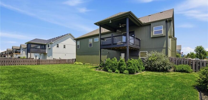 10802 N Oakland Avenue, Kansas City, MO 64157