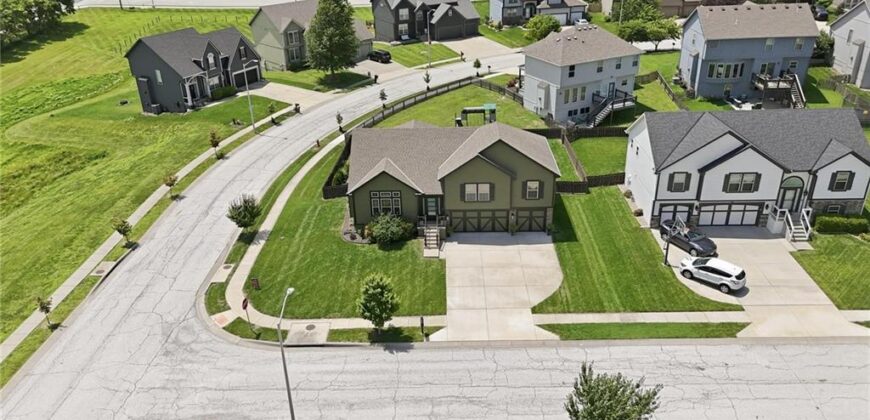10802 N Oakland Avenue, Kansas City, MO 64157