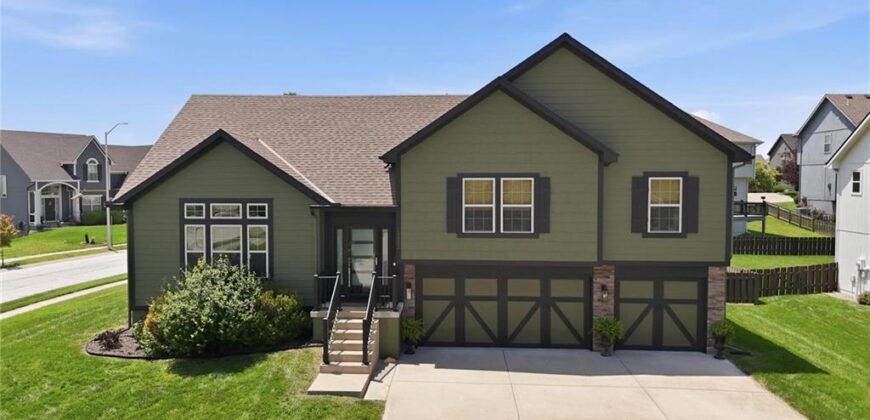 10802 N Oakland Avenue, Kansas City, MO 64157