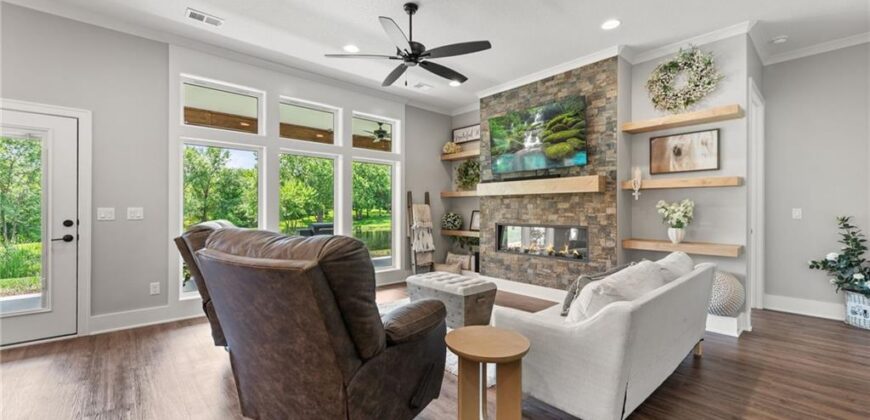 12820 NW Crooked Road, Parkville, MO 64152