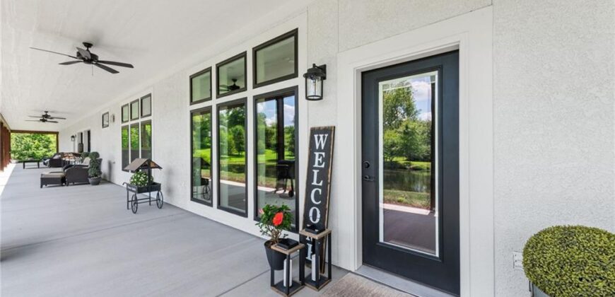 12820 NW Crooked Road, Parkville, MO 64152