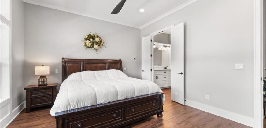 12820 NW Crooked Road, Parkville, MO 64152