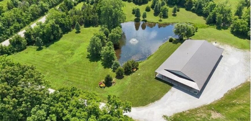 12820 NW Crooked Road, Parkville, MO 64152