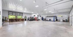 12820 NW Crooked Road, Parkville, MO 64152