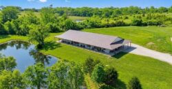 12820 NW Crooked Road, Parkville, MO 64152
